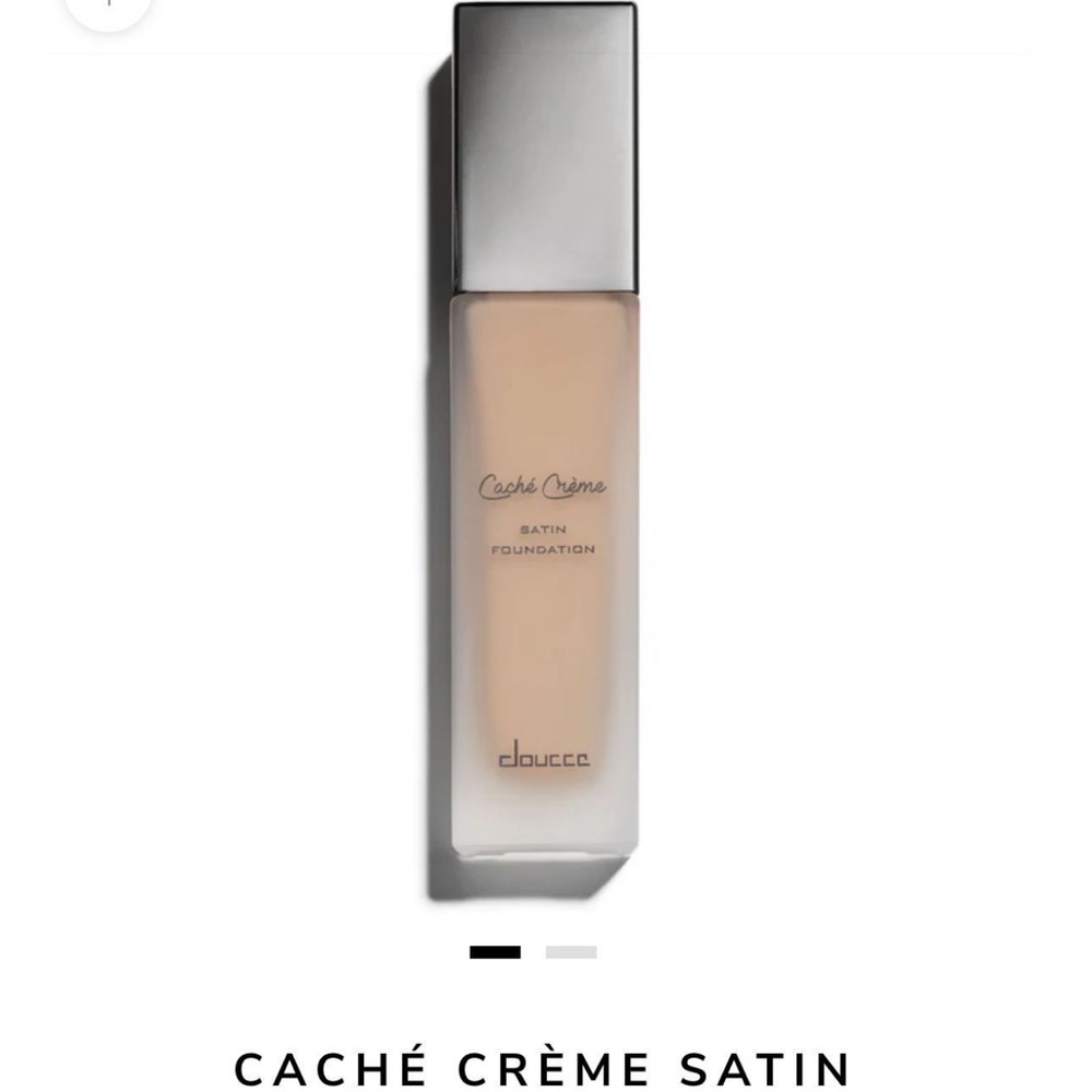Doucce Cream Foundation Luxurious Complexion Enhancer
Color: NM5